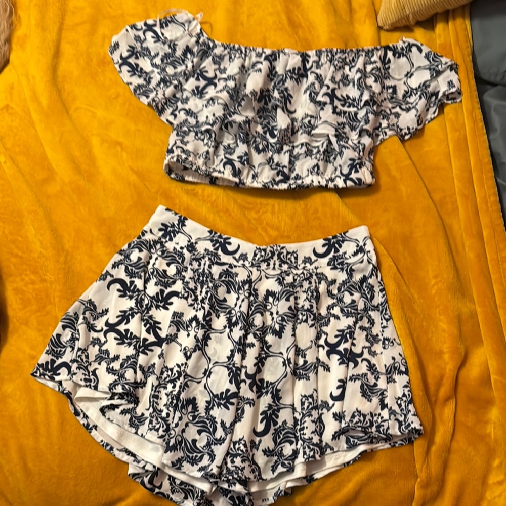 A'gaci Navy and White Patterned set